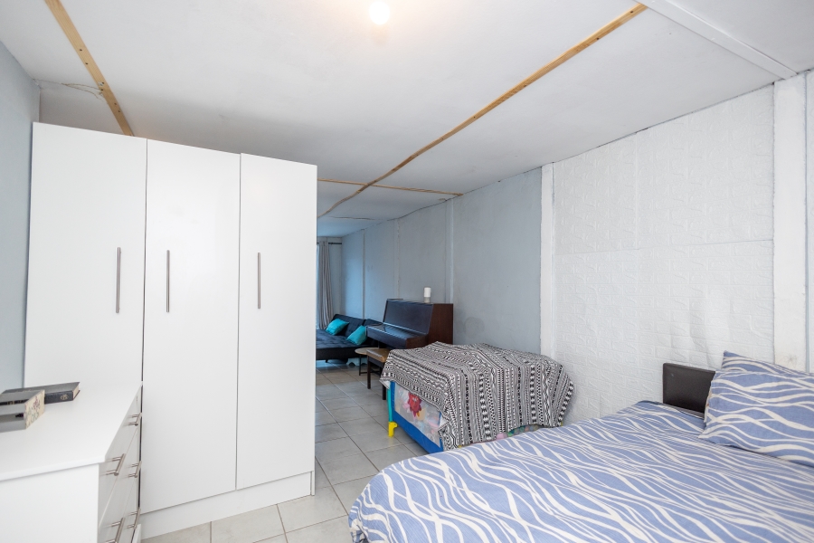 2 Bedroom Property for Sale in Uitsig Western Cape
